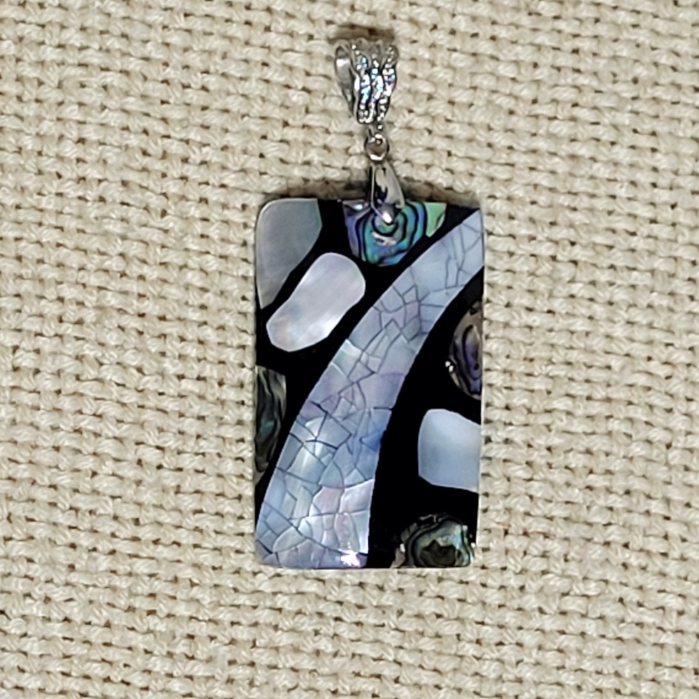 Mother of Pearl and Abalone Inlaid Pendant - Picture 2 of 4